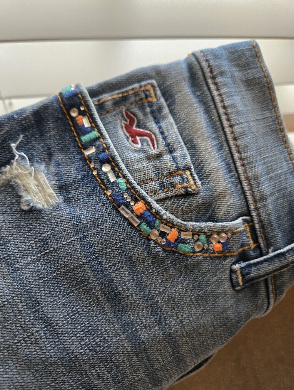 Hollister Low Rise Jean Shorts - Picture 3 of 3